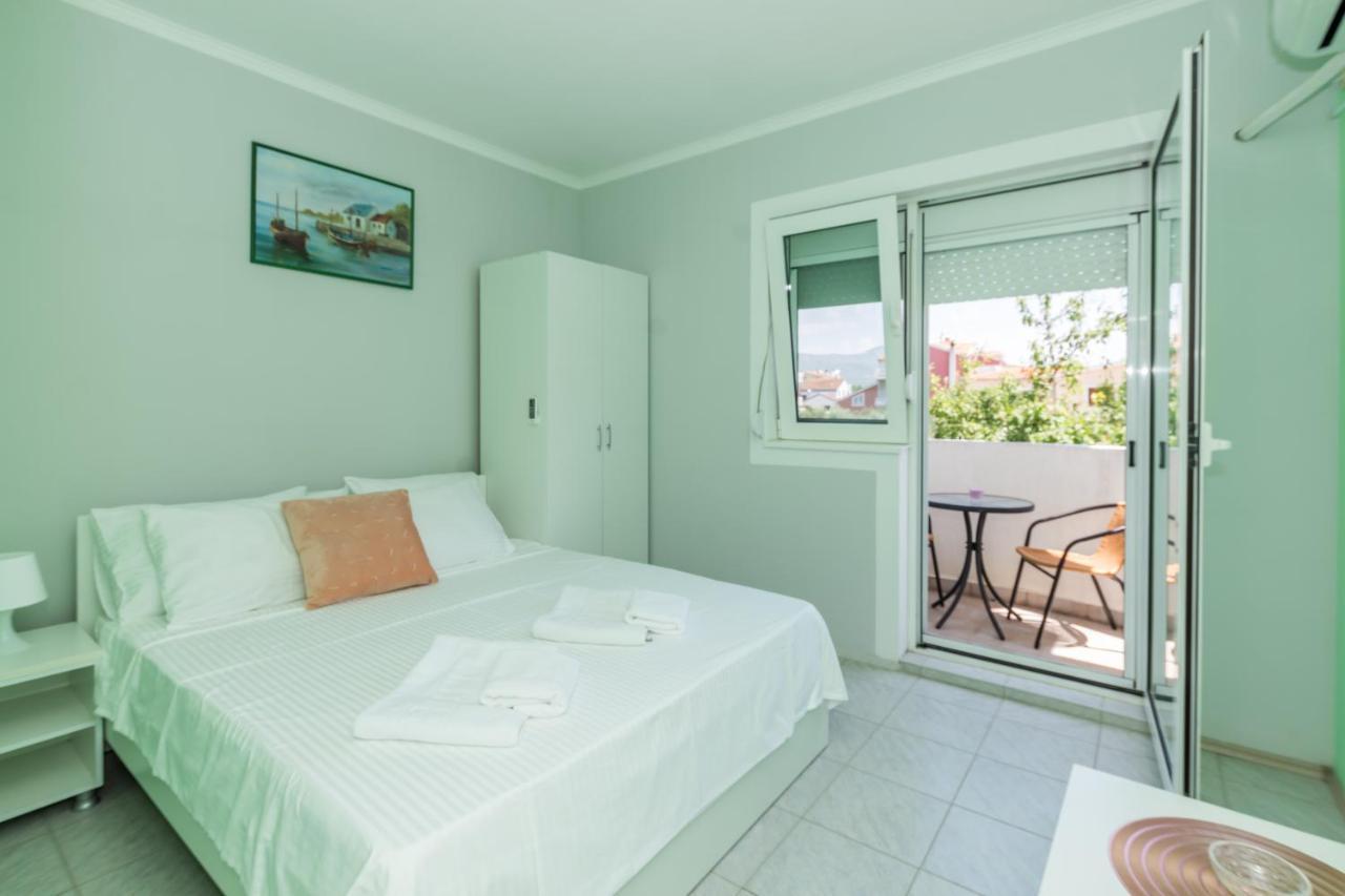 Apartments Dovana Kaštela Exterior foto