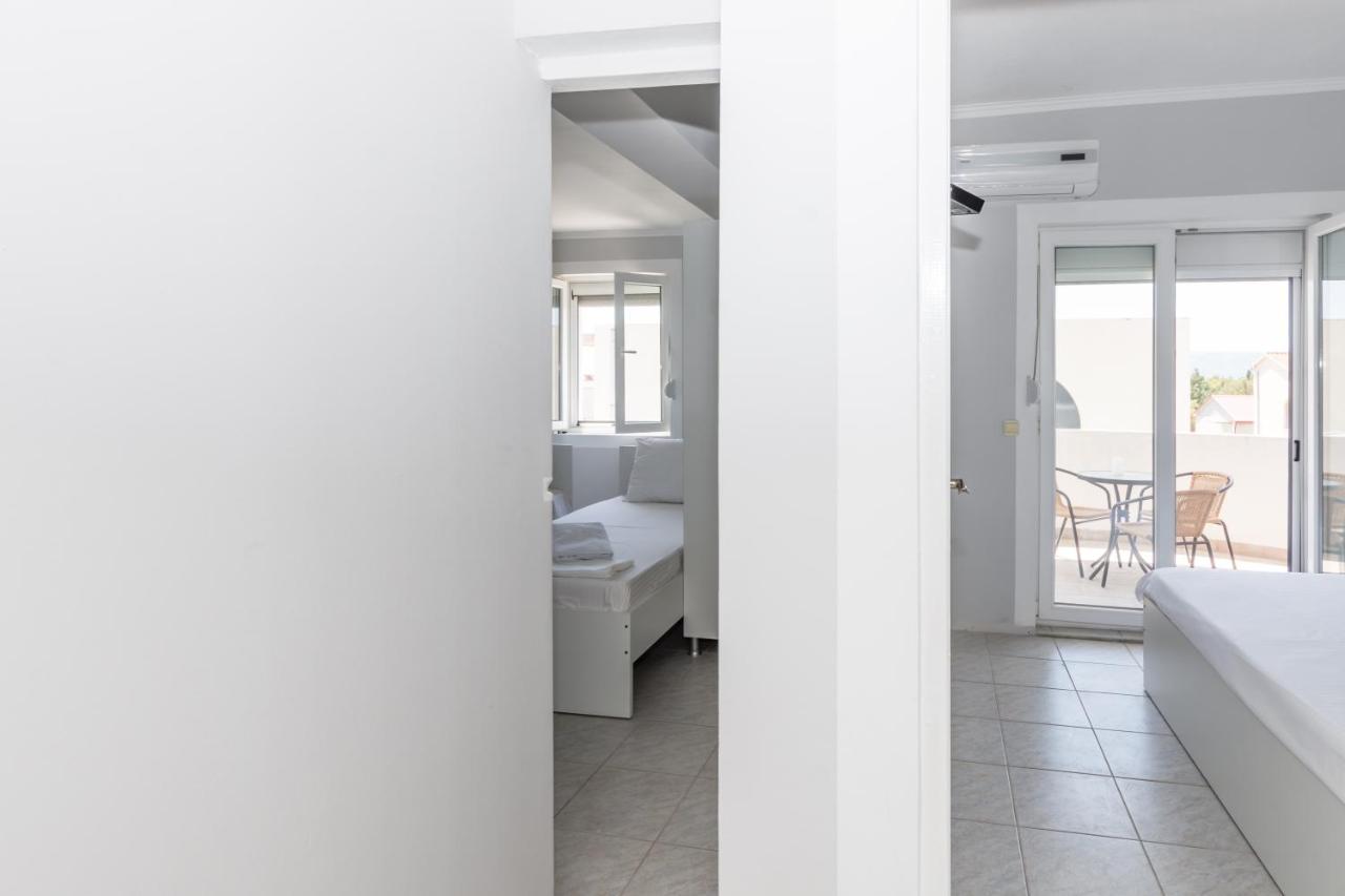 Apartments Dovana Kaštela Exterior foto